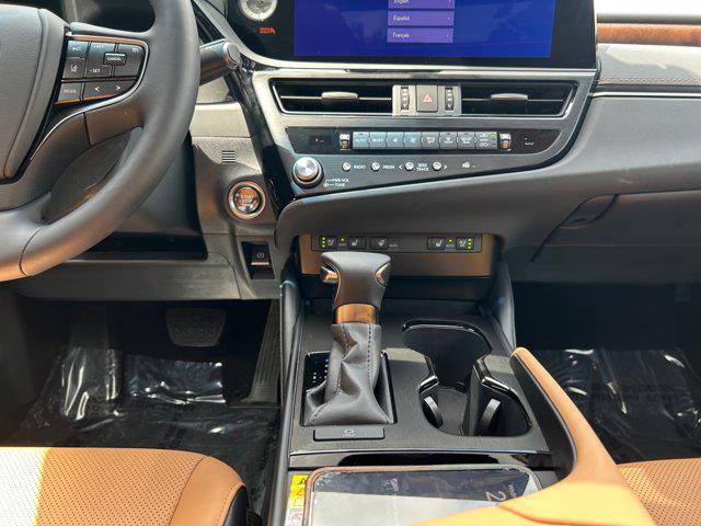 new 2025 Lexus ES 350 car, priced at $48,900