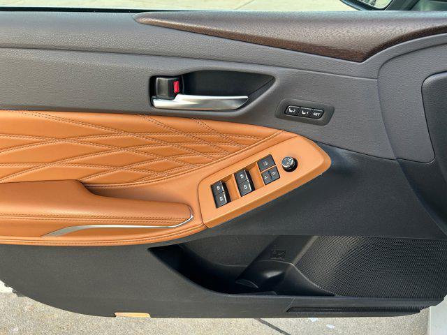 used 2019 Toyota Avalon Hybrid car, priced at $26,700