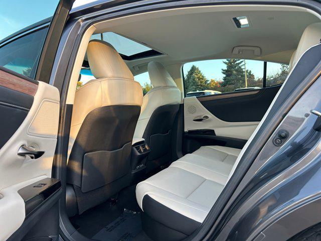 used 2025 Lexus ES 300h car, priced at $44,400