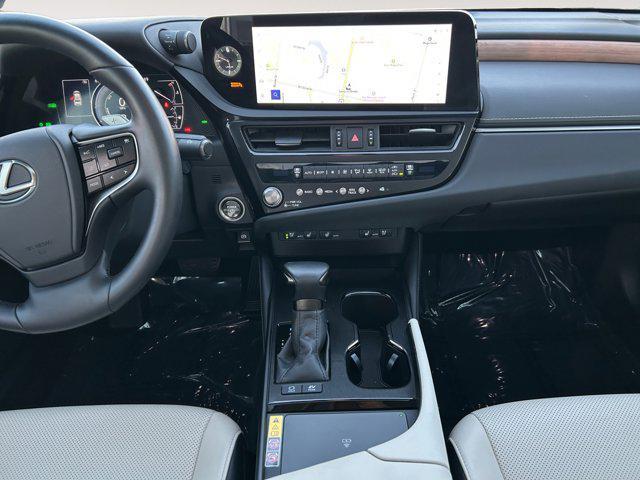 used 2025 Lexus ES 300h car, priced at $44,400