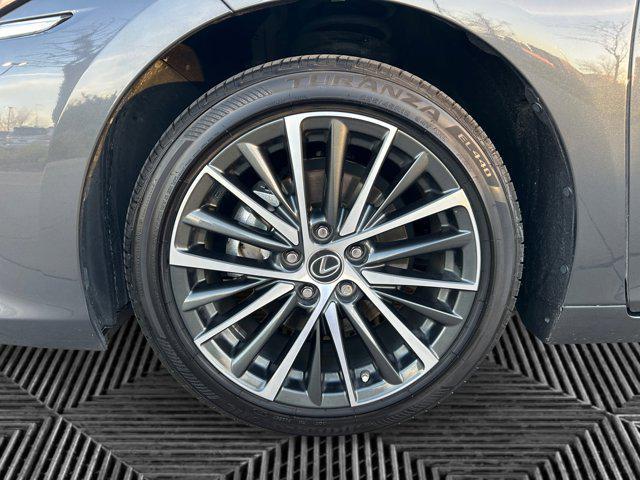 used 2025 Lexus ES 300h car, priced at $44,400