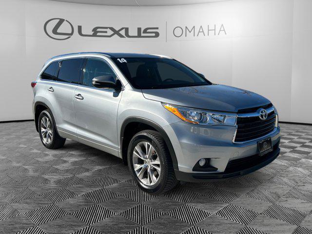 used 2014 Toyota Highlander car, priced at $15,500