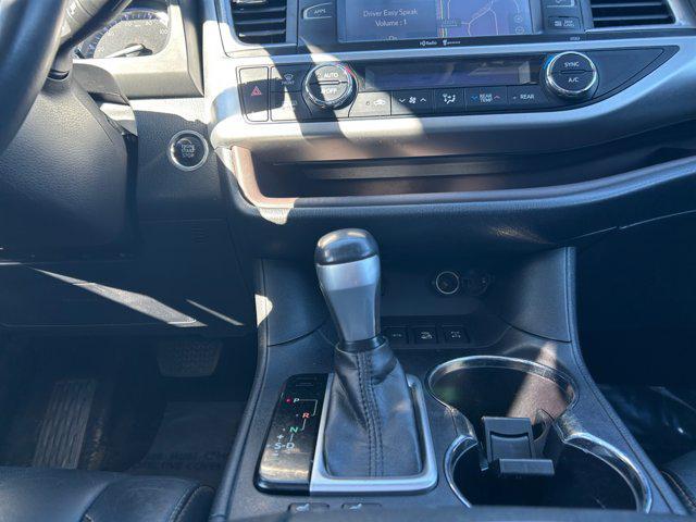 used 2014 Toyota Highlander car, priced at $15,500