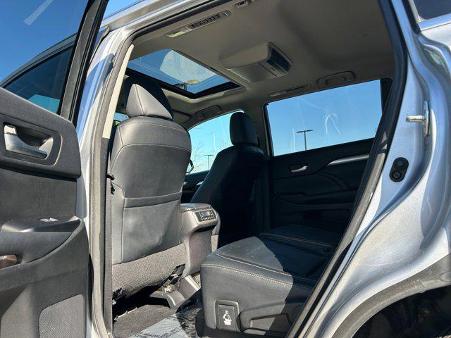 used 2014 Toyota Highlander car, priced at $15,500