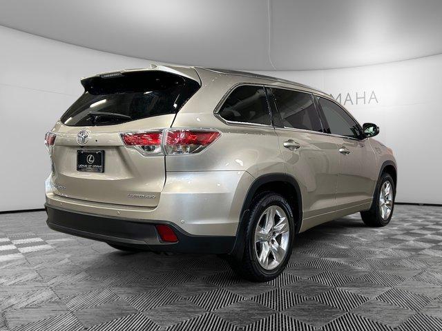 used 2015 Toyota Highlander car, priced at $15,900