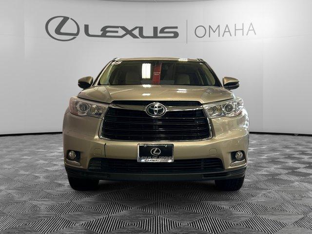 used 2015 Toyota Highlander car, priced at $15,900