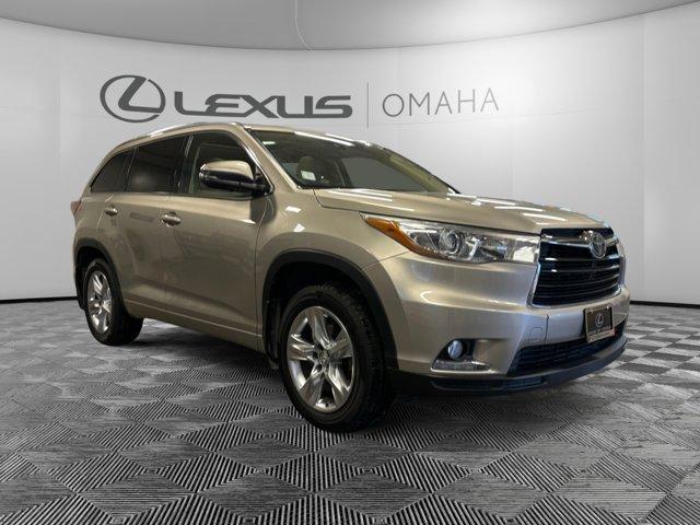 used 2015 Toyota Highlander car, priced at $18,900