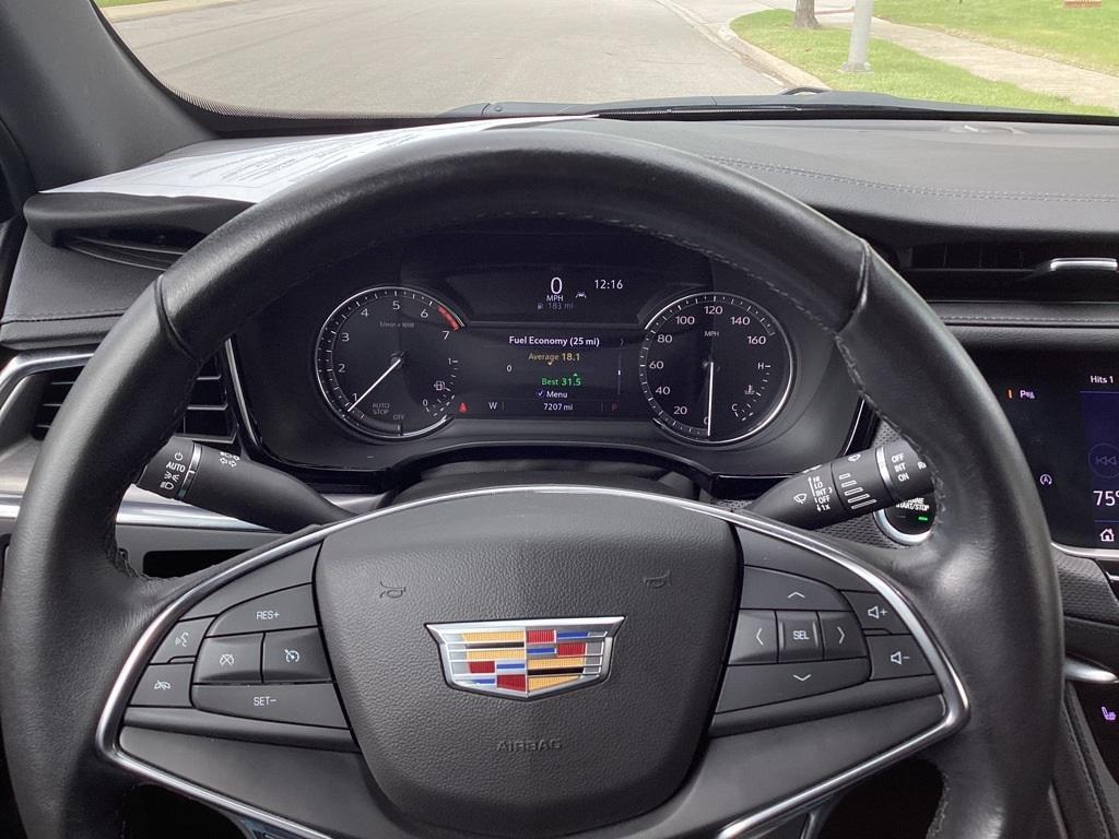 used 2020 Cadillac XT5 car, priced at $27,998