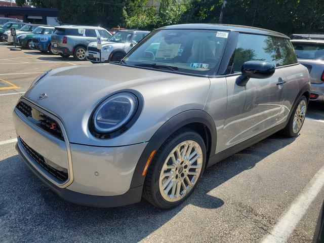 new 2025 MINI Hardtop car, priced at $35,755