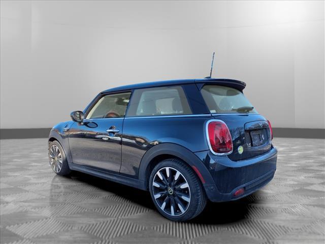 used 2024 MINI SE Hardtop car, priced at $23,495