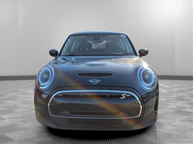 used 2024 MINI SE Hardtop car, priced at $23,495