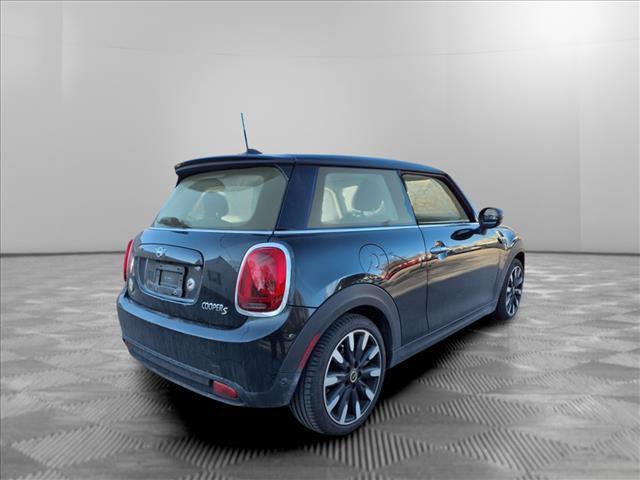 used 2024 MINI SE Hardtop car, priced at $23,495