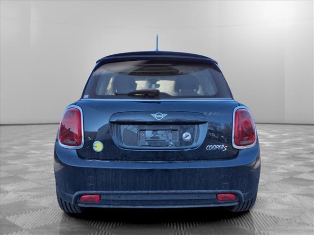 used 2024 MINI SE Hardtop car, priced at $23,495