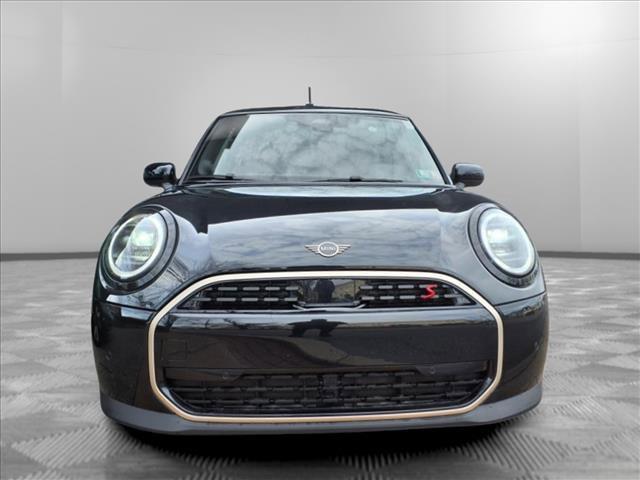 new 2025 MINI Hardtop car, priced at $36,845