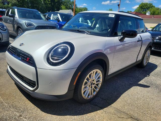 new 2025 MINI Hardtop car, priced at $35,845