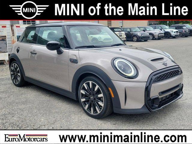 used 2022 MINI Hardtop car, priced at $25,987