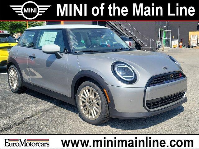 new 2025 MINI Hardtop car, priced at $35,595