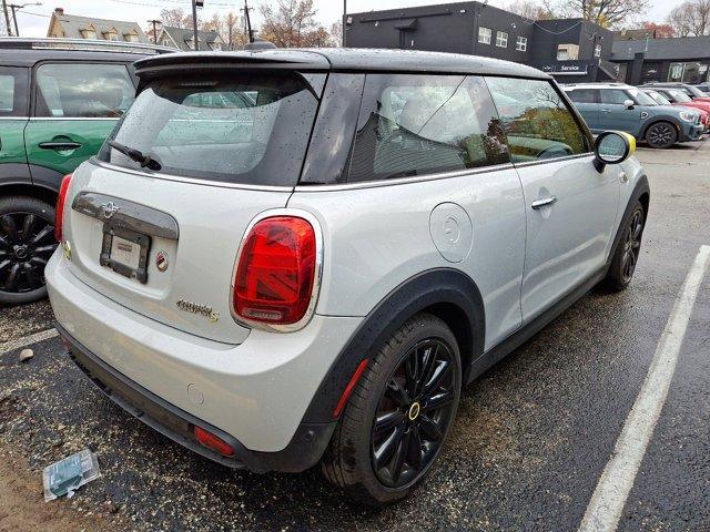 used 2021 MINI SE Hardtop car, priced at $20,995