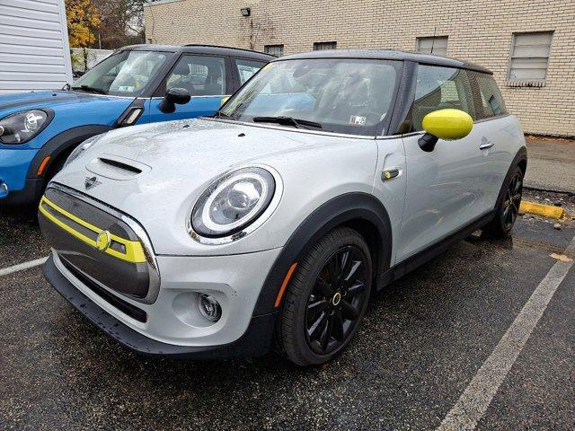 used 2021 MINI SE Hardtop car, priced at $20,995