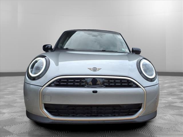 new 2025 MINI Hardtop car, priced at $35,695