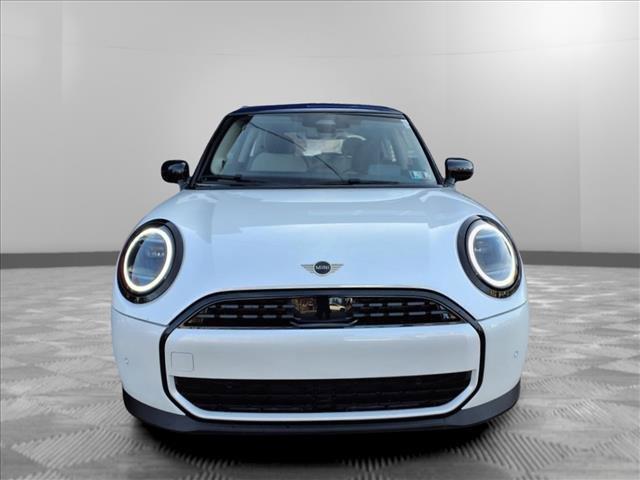 new 2025 MINI Hardtop car, priced at $34,095