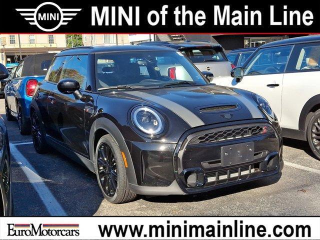 used 2022 MINI Hardtop car, priced at $25,495