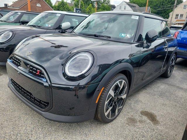 new 2025 MINI Hardtop car, priced at $38,045