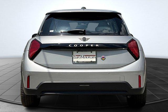 new 2025 MINI Hardtop car, priced at $32,430