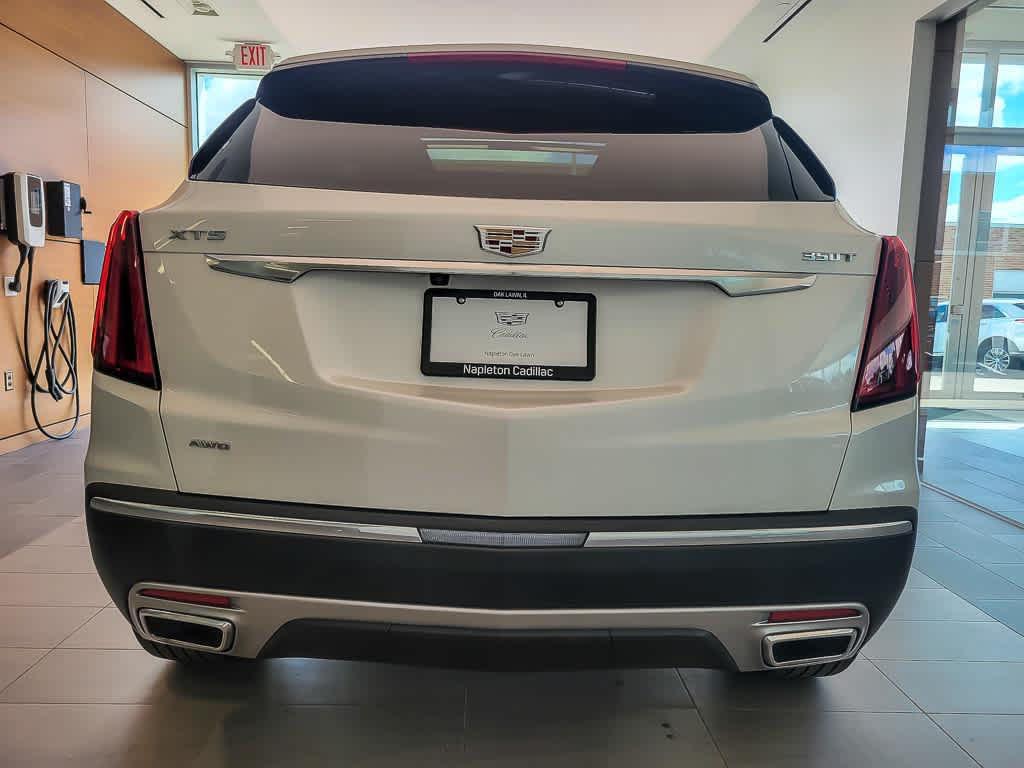 used 2022 Cadillac XT5 car, priced at $34,888