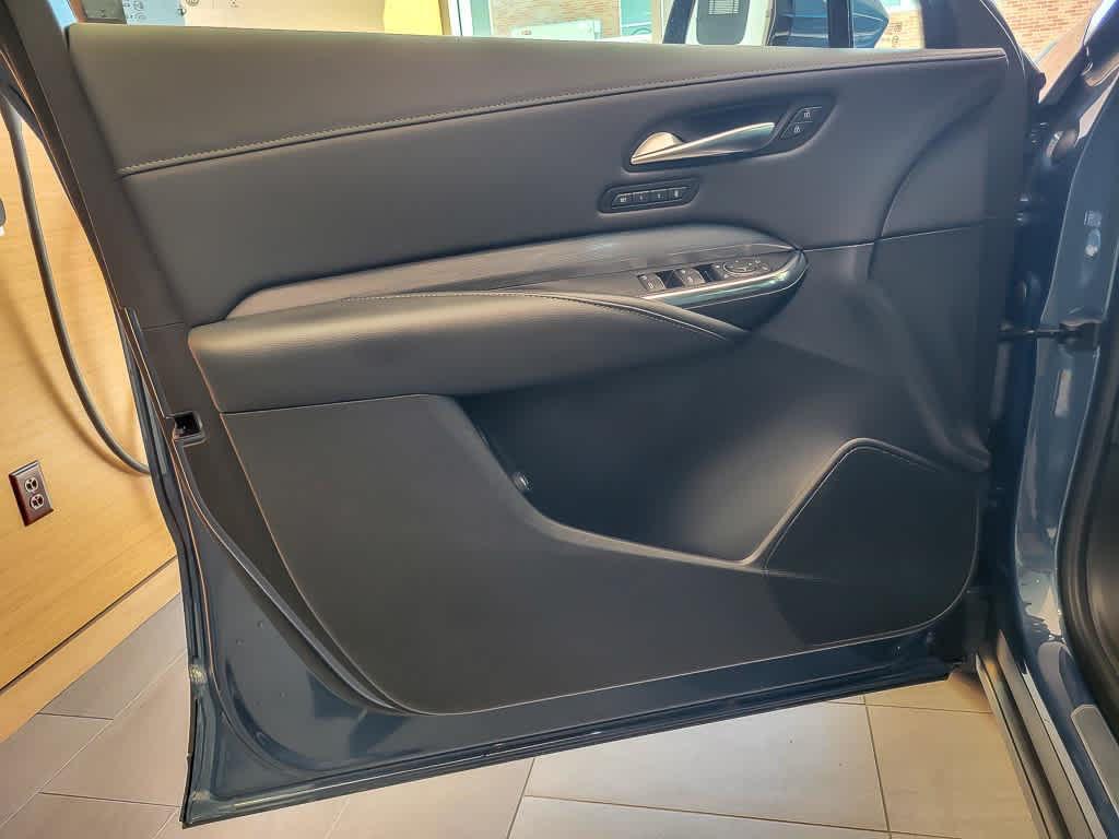 used 2024 Cadillac XT4 car, priced at $33,888