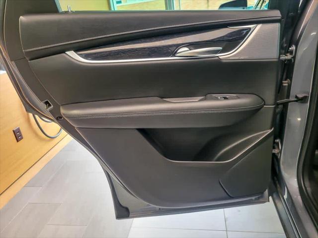 used 2022 Cadillac XT5 car, priced at $33,899