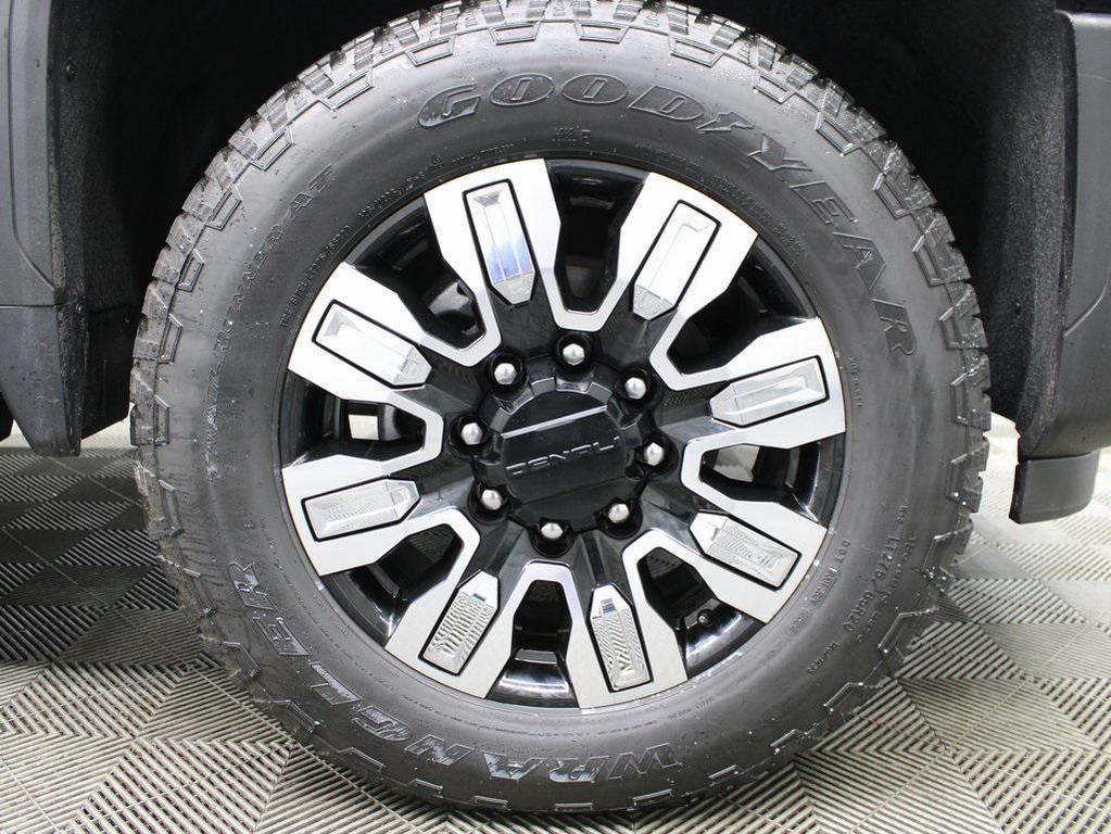 used 2025 GMC Sierra 2500 car, priced at $72,497