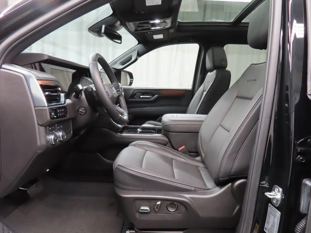 used 2025 GMC Yukon XL car, priced at $80,991