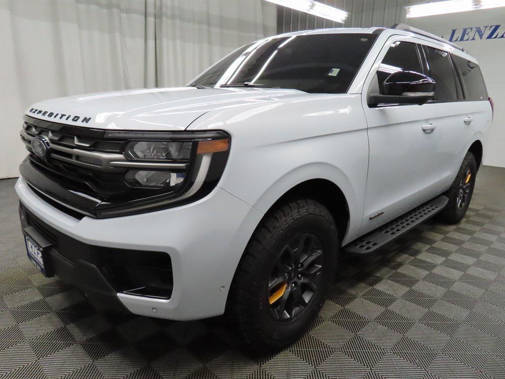 used 2025 Ford Expedition car, priced at $81,497