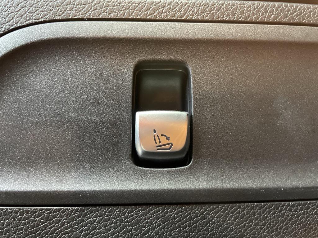 used 2018 Mercedes-Benz GLC 300 car, priced at $19,497