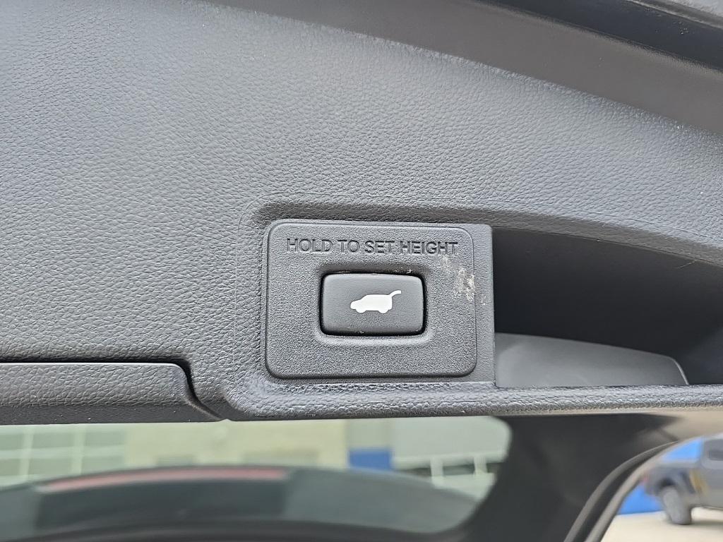 used 2023 Acura RDX car, priced at $40,997
