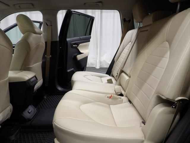 used 2024 Toyota Highlander car, priced at $44,498