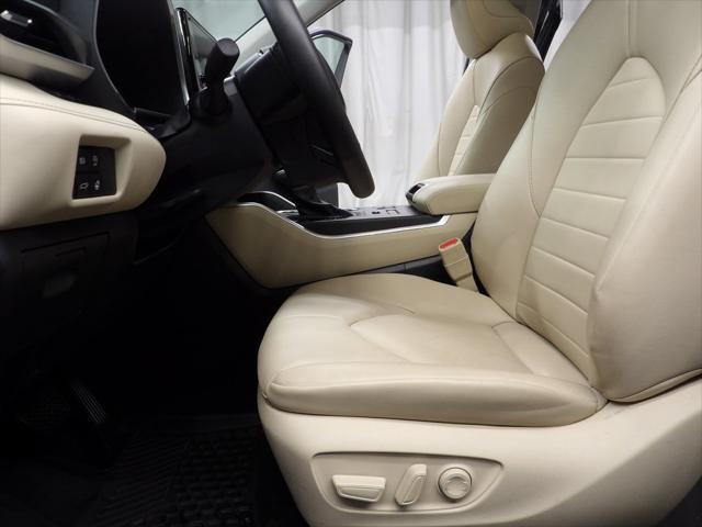 used 2024 Toyota Highlander car, priced at $44,498