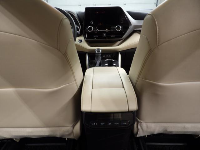 used 2024 Toyota Highlander car, priced at $44,498