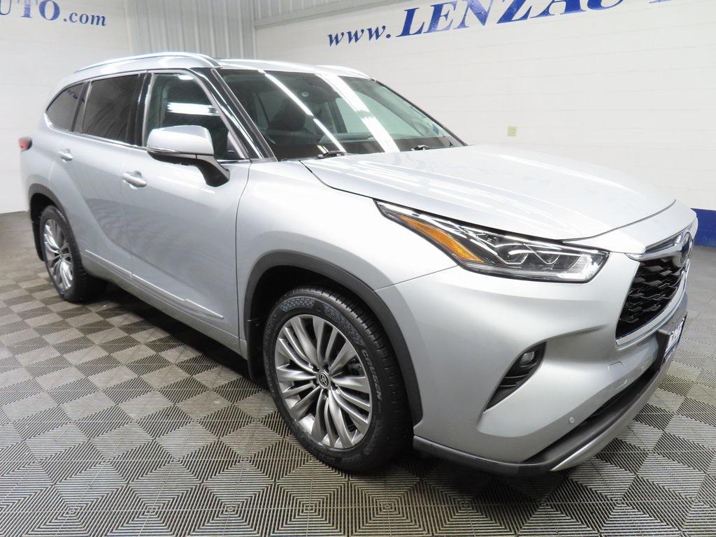 used 2021 Toyota Highlander car, priced at $41,498