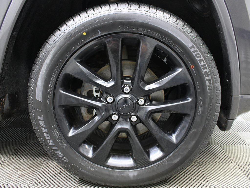 used 2017 Jeep Grand Cherokee car, priced at $12,997