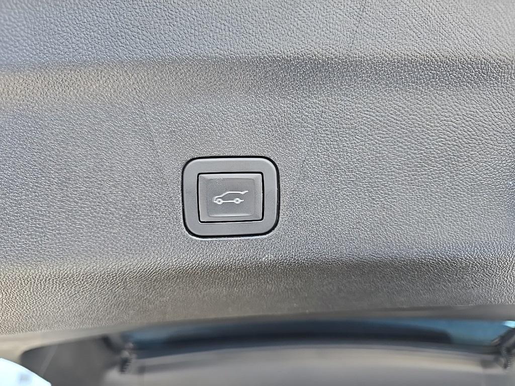 used 2025 GMC Yukon XL car, priced at $84,998