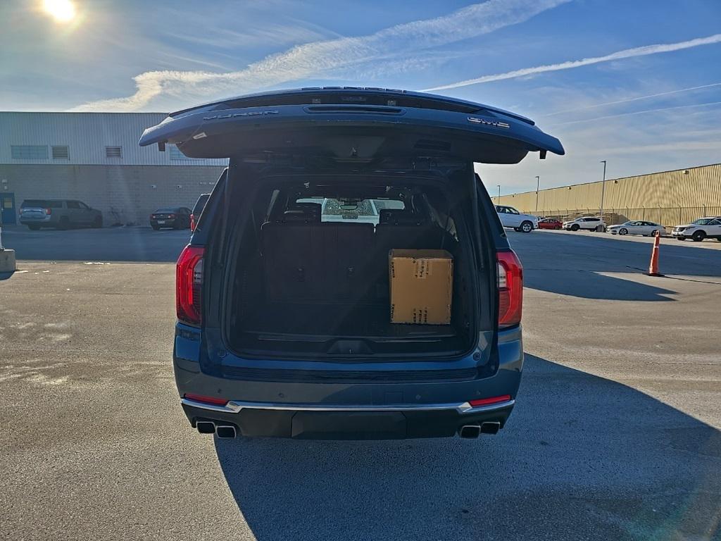 used 2025 GMC Yukon XL car, priced at $84,998