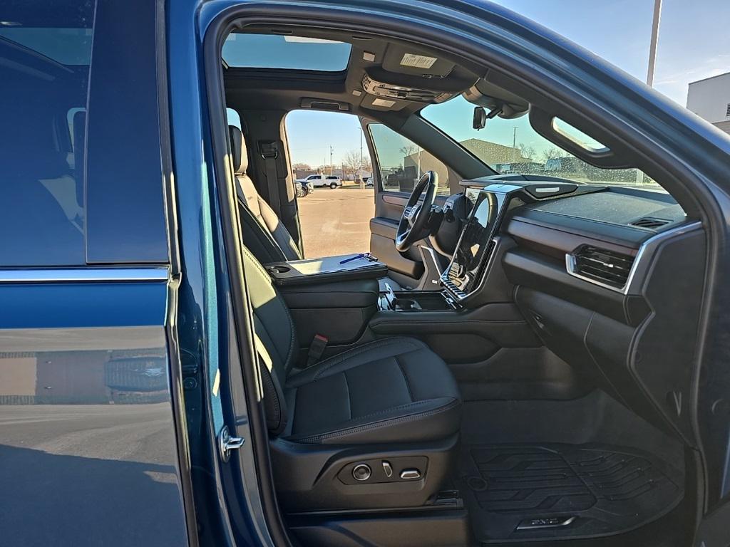 used 2025 GMC Yukon XL car, priced at $84,998