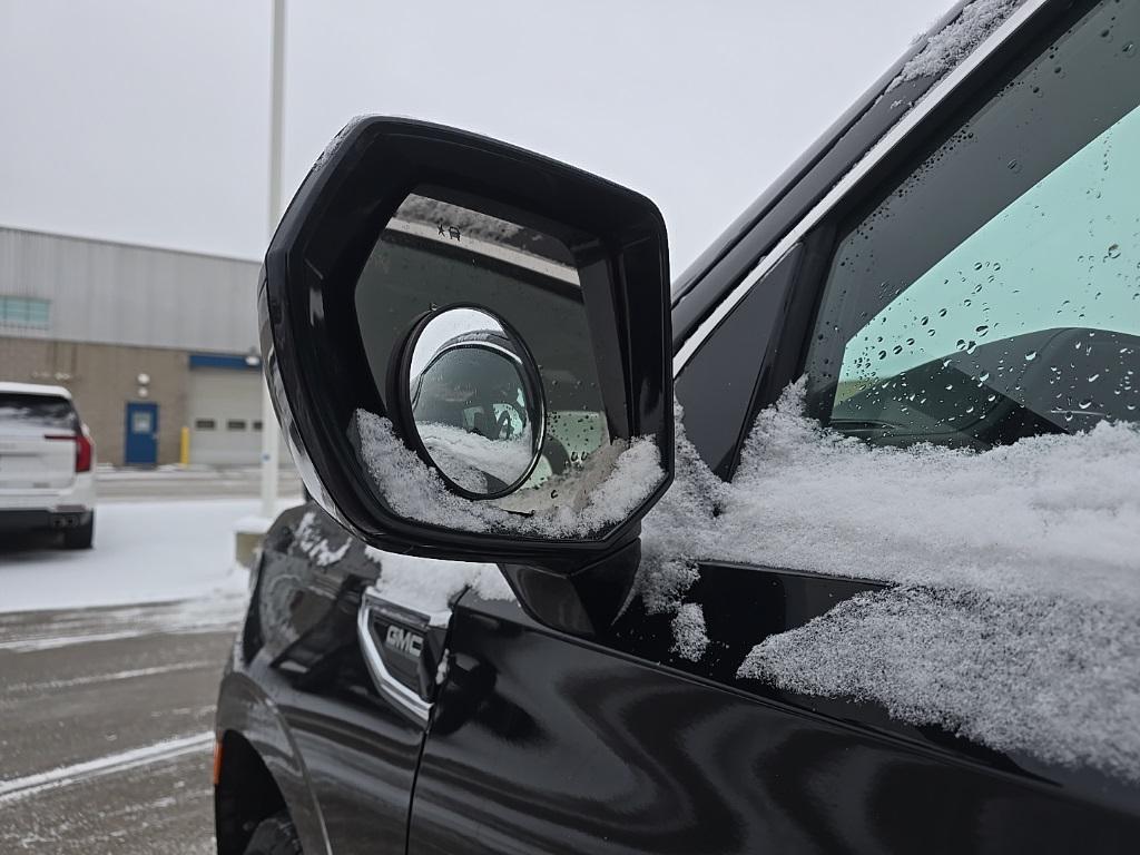 used 2023 GMC Yukon car, priced at $49,497