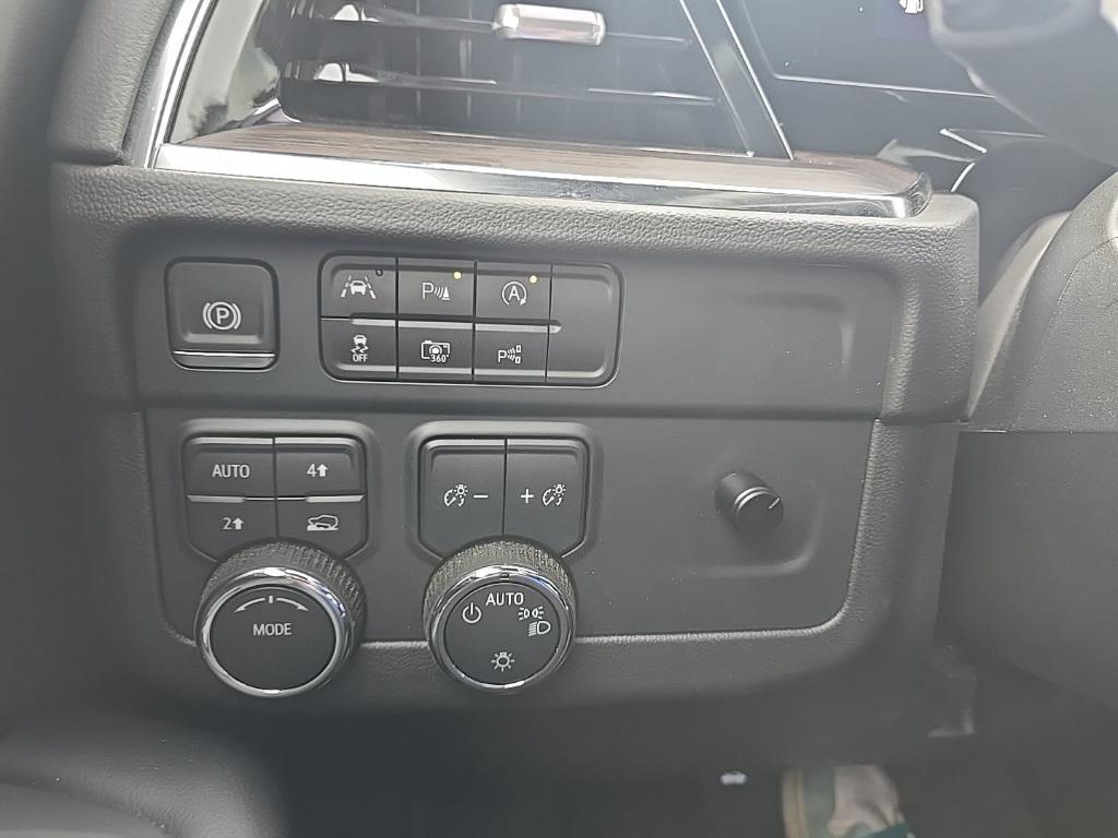 used 2025 Chevrolet Tahoe car, priced at $58,997