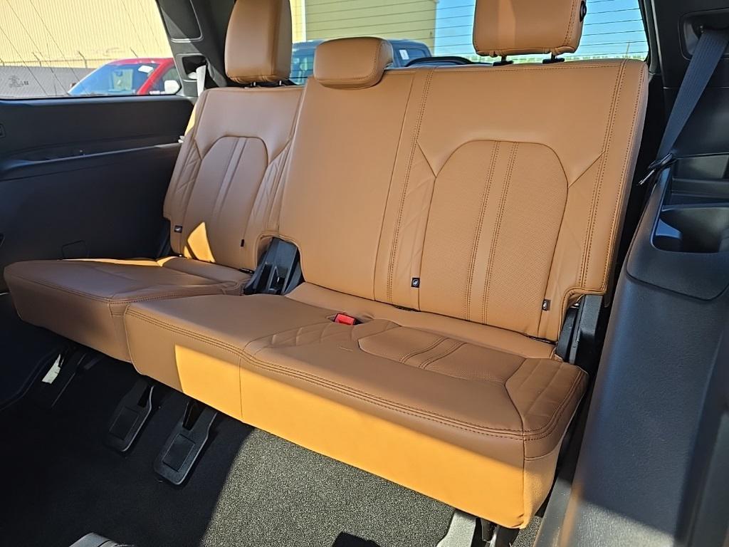 used 2024 Ford Expedition car, priced at $70,997