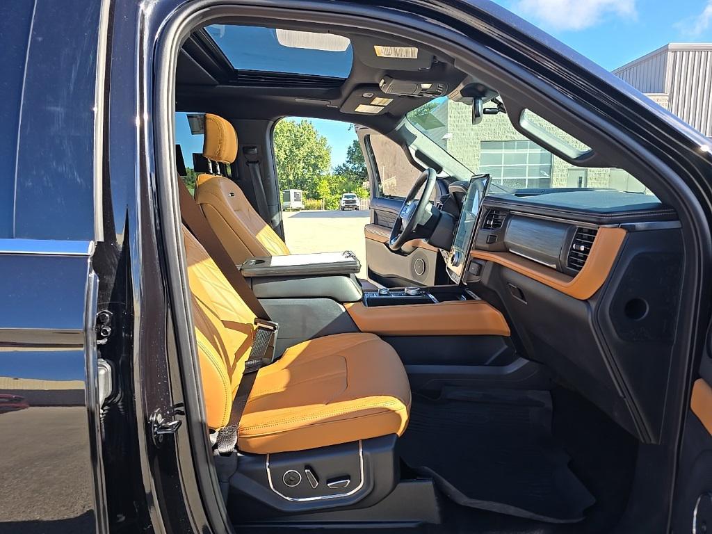 used 2024 Ford Expedition car, priced at $70,997