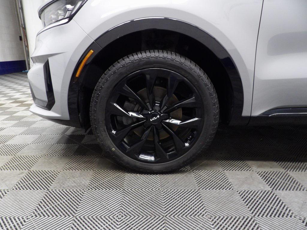 used 2022 Kia Sorento car, priced at $30,998