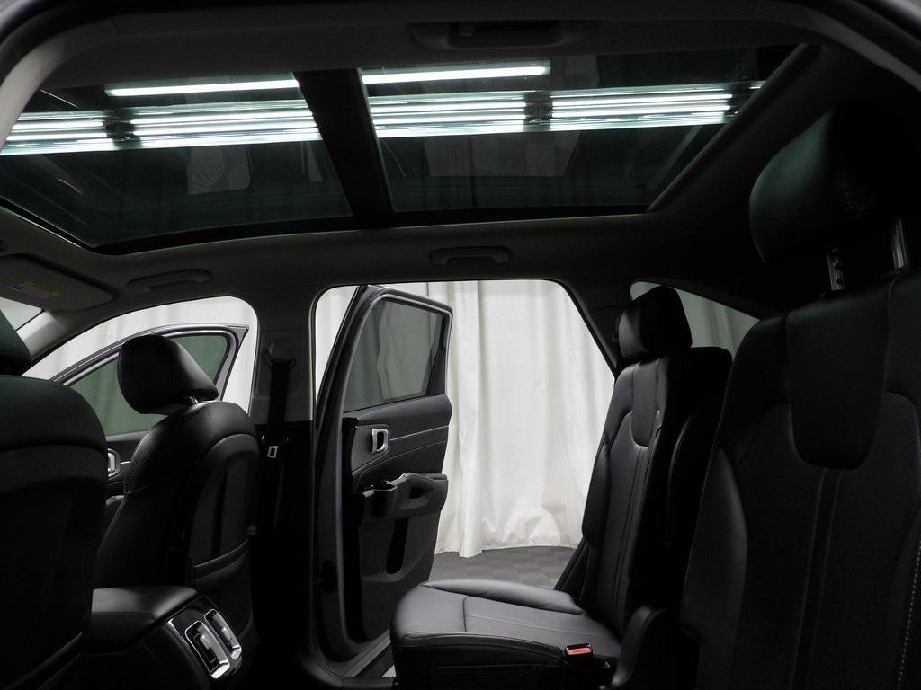 used 2022 Kia Sorento car, priced at $30,998